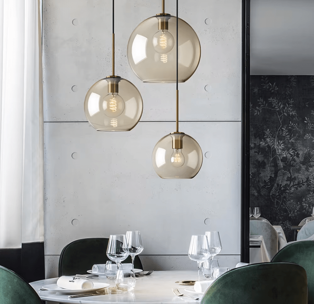 Suspension en verre et laiton