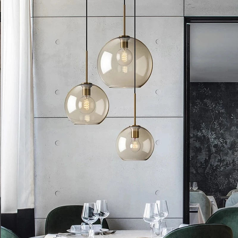 Suspension en verre et laiton