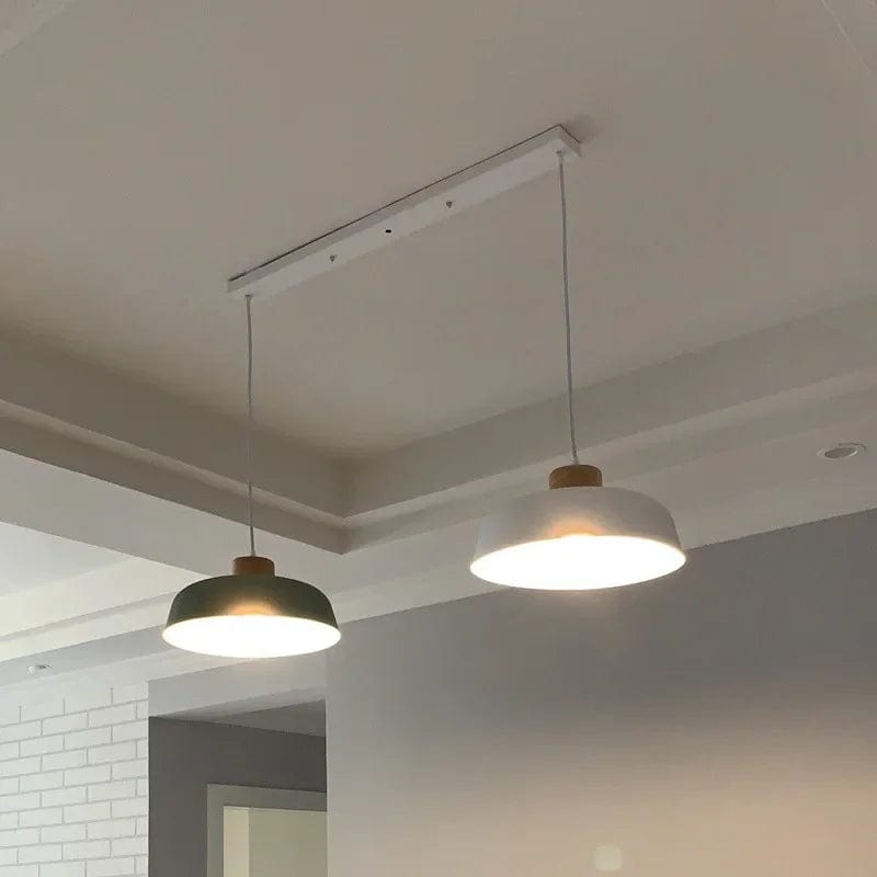 Suspension scandinave avec tête en bois et corps métallique